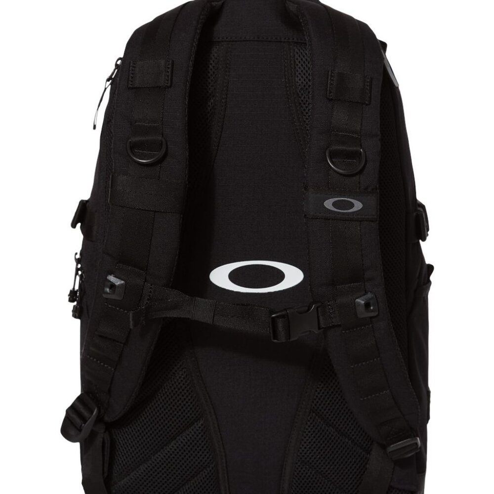 23L Utility Backpack - Picture 2 of 3